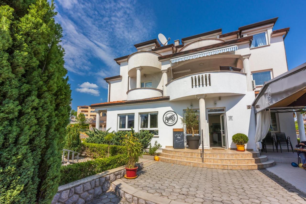 Apartments Villa Bare Кастав Екстериор снимка